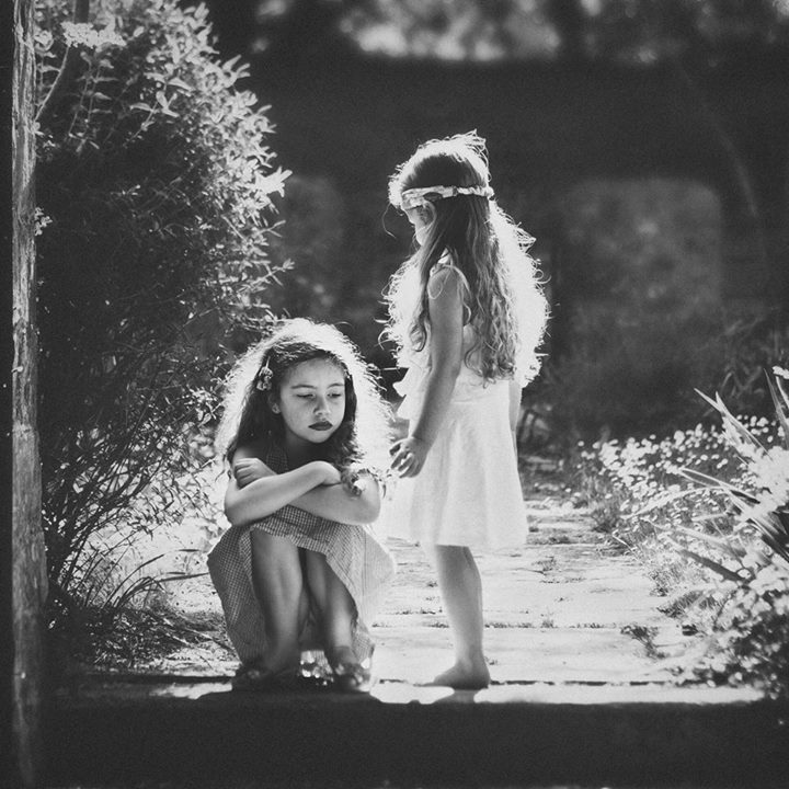 Sisters tens. Сестрички Family Naturalism children photo конкурс красоты. Emma Woods icon.
